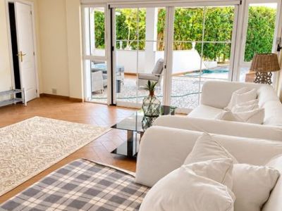Herrliche Villa mit Pool