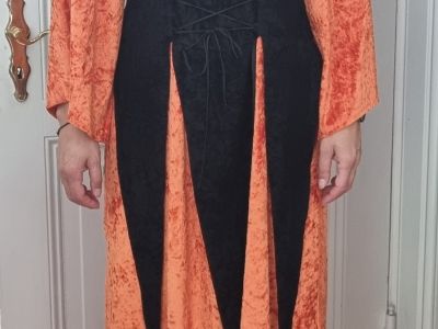 Hexen Outfit: Kleid, Hut & Netzhandschuhe
