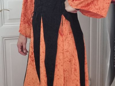 Hexen Outfit: Kleid, Hut & Netzhandschuhe