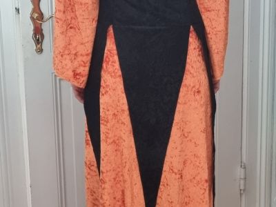 Hexen Outfit: Kleid, Hut & Netzhandschuhe