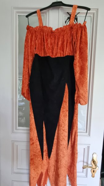 Hexen Outfit: Kleid, Hut & Netzhandschuhe
