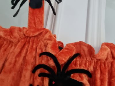 Hexen Outfit: Kleid, Hut & Netzhandschuhe