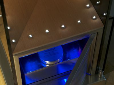High End Humidor Glasschrank. Handmade in Germany