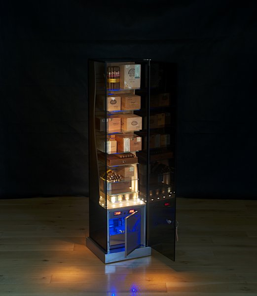 High End Humidor Glasschrank. Handmade in Germany