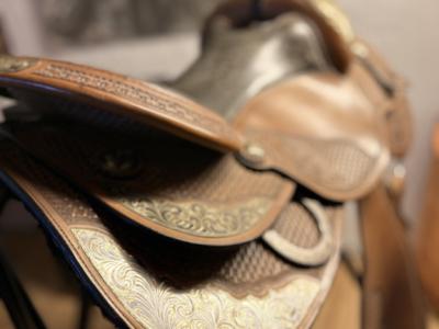 High-End Western-Sattel – Handgefertigt, Ausgezeichneter Zustand