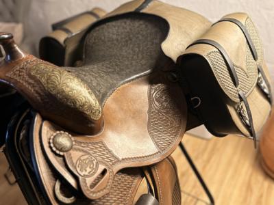 High-End Western-Sattel – Handgefertigt, Ausgezeichneter Zustand
