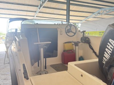 Lancha Hille Coaster 530 Ubicación Mallorca Cabina