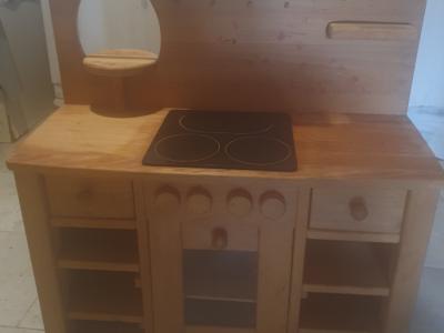 Hochwertige Kinderküche aus Massivholz (gebraucht)