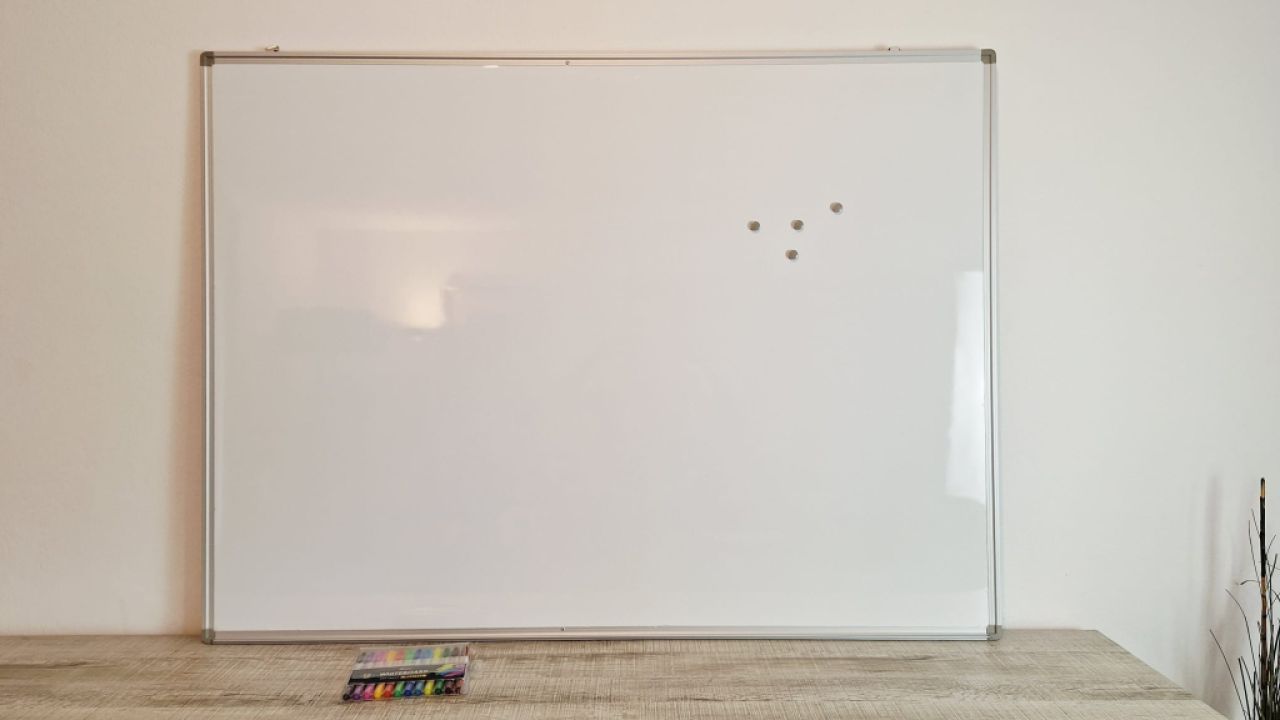 hochwertige Magnettafel 90x120 cm weiß