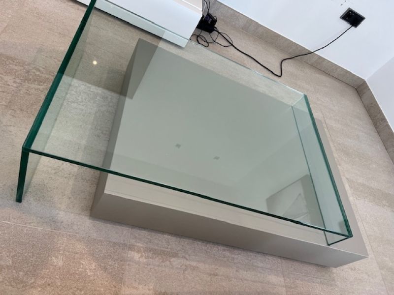 Hochwertiger Couchtisch