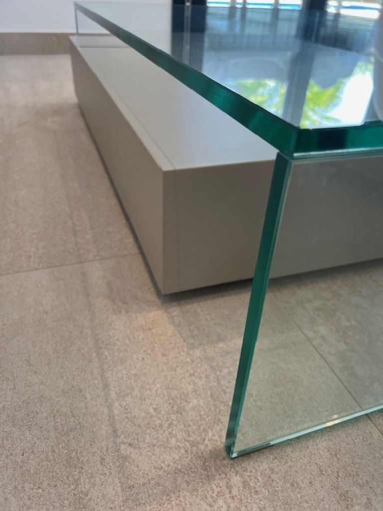 Hochwertiger Couchtisch