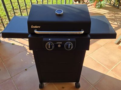 Hochwertiger Enders eCRAVE 2 Elektrogrill inkl. Wetterschutzhülle in Cala Millor