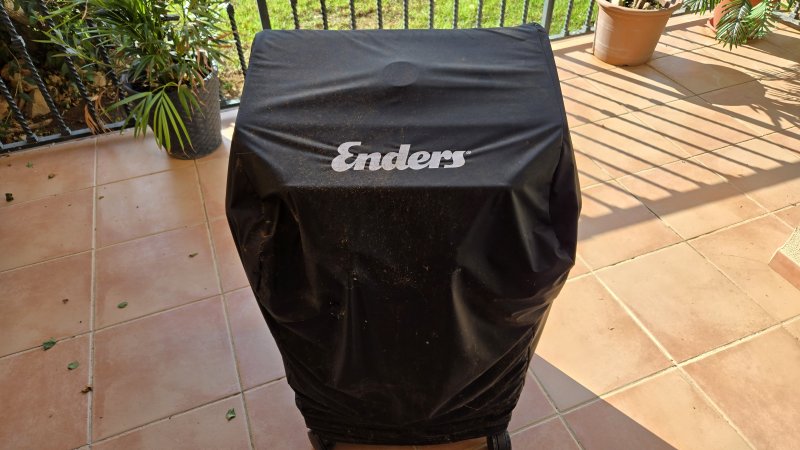 Hochwertiger Enders eCRAVE 2 Elektrogrill inkl. Wetterschutzhülle in Cala Millor