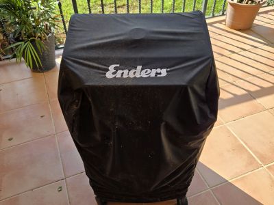Hochwertiger Enders eCRAVE 2 Elektrogrill inkl. Wetterschutzhülle in Cala Millor