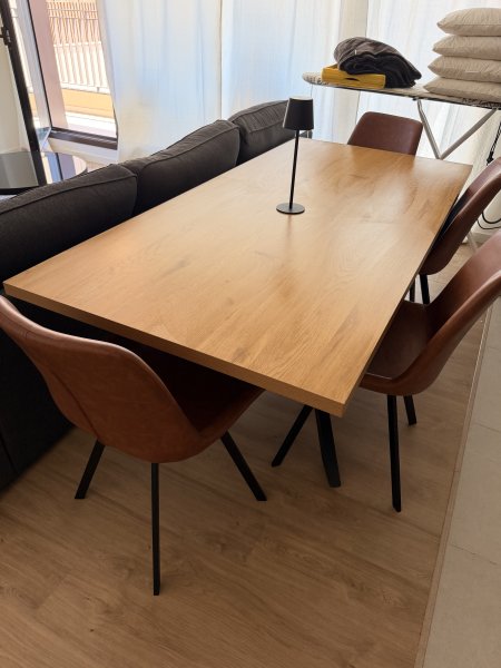 Mesa de comedor de alta calidad + 4 sillas