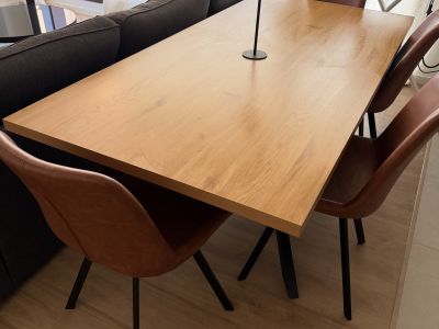 Mesa de comedor de alta calidad + 4 sillas