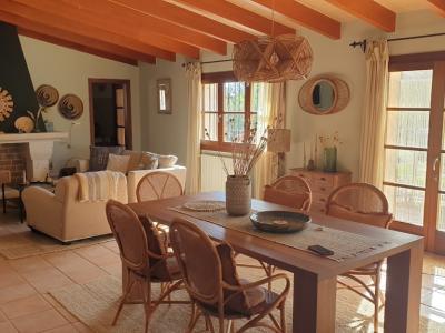 Hochwertiger Holztisch 200x100 + 5 Denzzo Korbstühle zu verkaufen TOP ZUSTAND