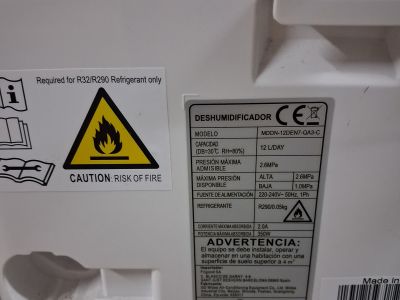 Hochwertiger Raumentfeuchter vom Midea mit Feuchtigkeits Messanzeige
