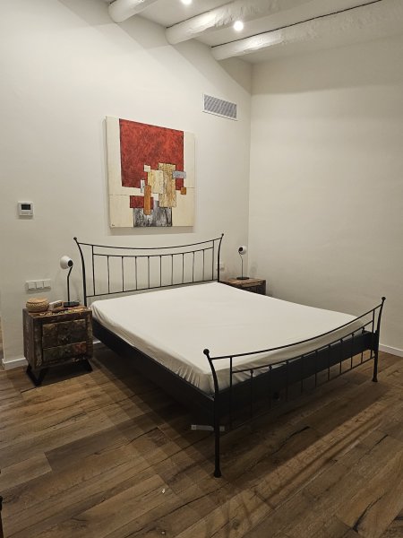 Hochwertiges Metallbett 180x200 cm inkl.  Lattenroste & Matratzen