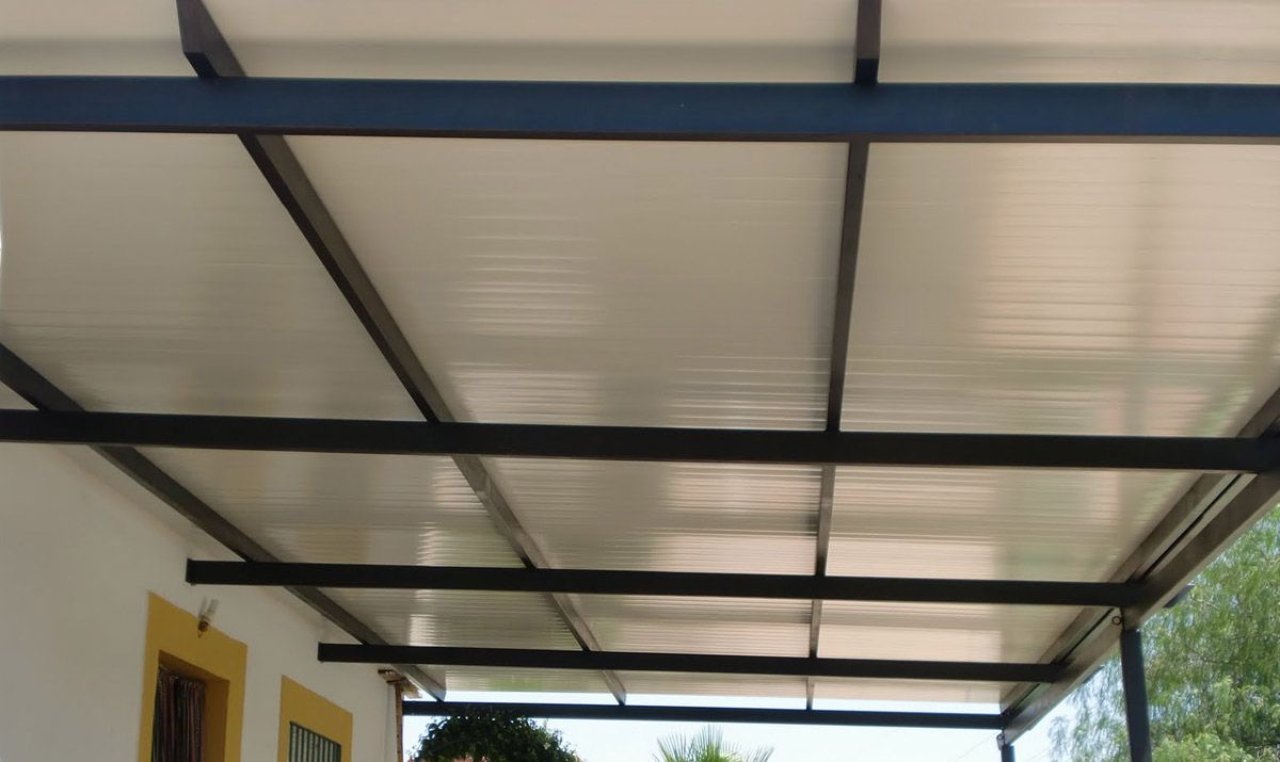 Wooden porches and pergolas