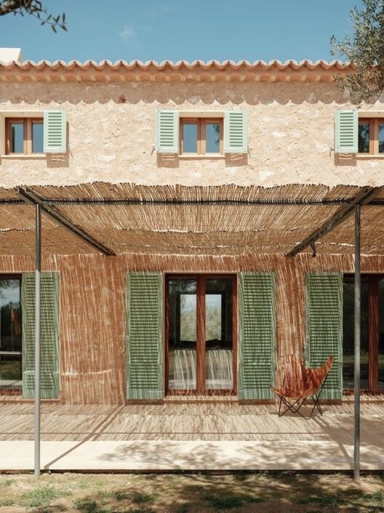Wooden porches and pergolas