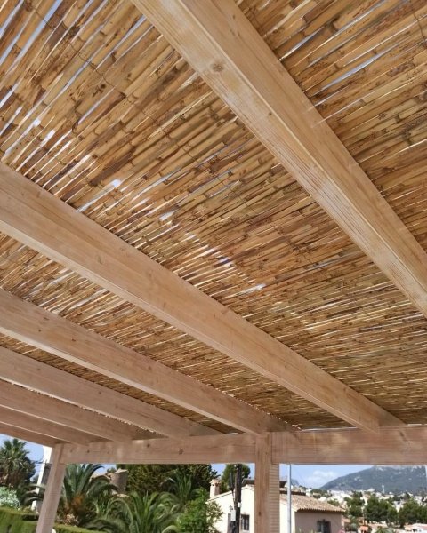 Wooden porches and pergolas