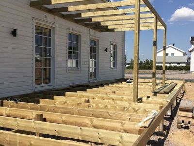 Wooden porches and pergolas