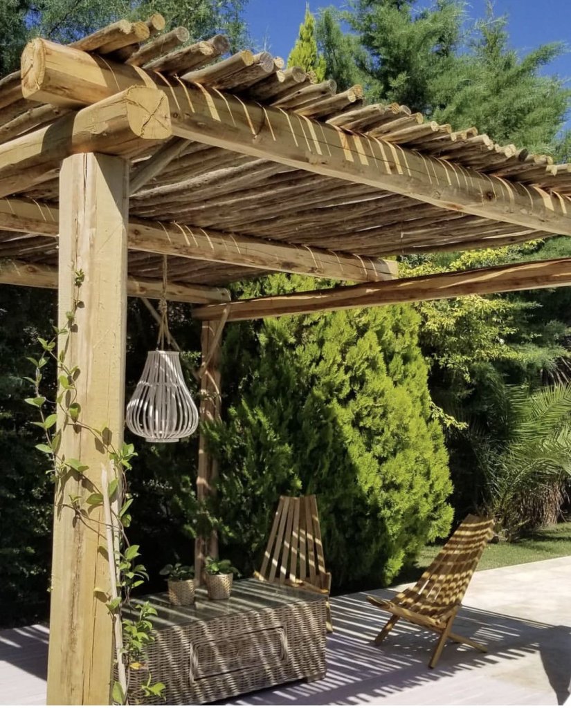 Wooden porches and pergolas