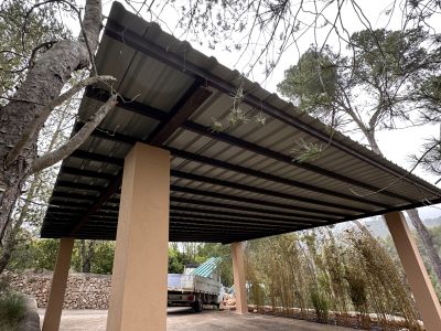 Wooden porches and pergolas