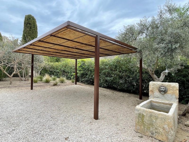 Wooden porches and pergolas