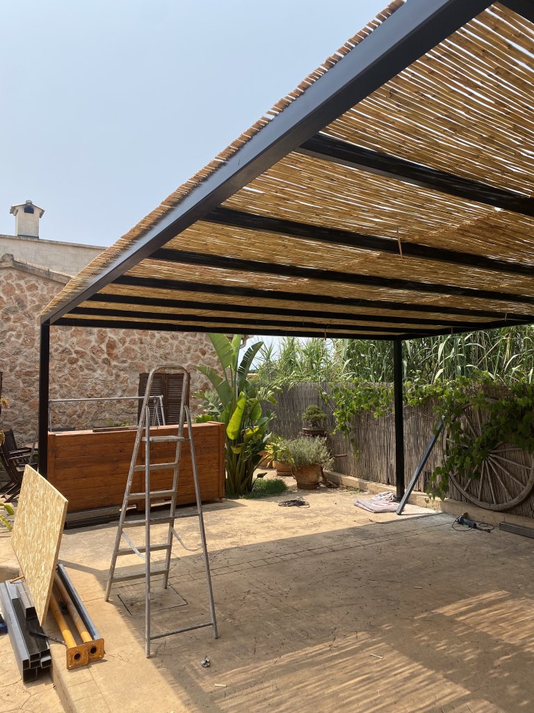 Wooden porches and pergolas