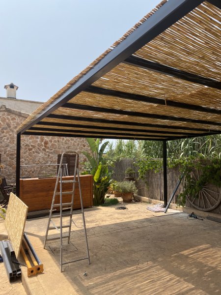 Wooden porches and pergolas
