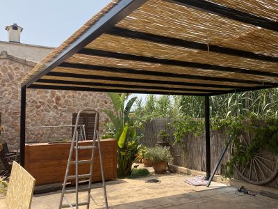 Wooden porches and pergolas