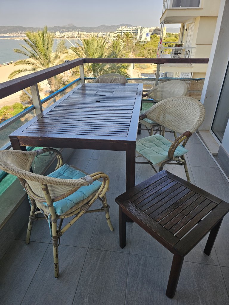 Holztisch mit Beistelltisch für Balkon Garten