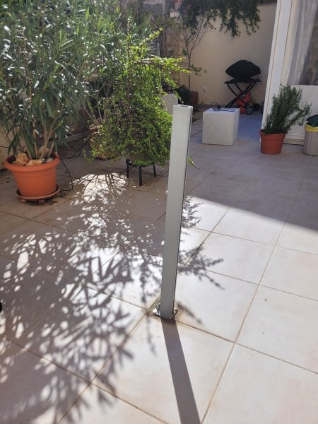 horizontal einrollbarer Terrassen-Sichtschutz