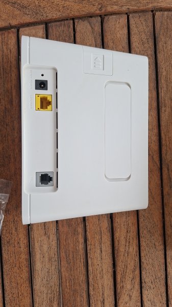 Huawei LTE CPE B310 Router, Vodafone Weiß