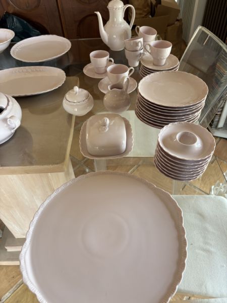 Hutschenreuther Porzellan Rosé komplett für 8 Personen