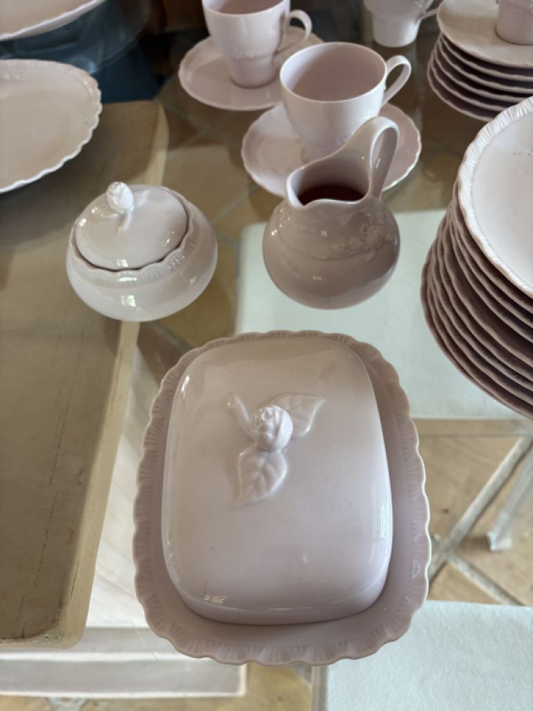 Hutschenreuther Porzellan Rosé komplett für 8 Personen