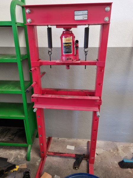 Hydraulische Werkzeugpresse 20 Tonnen stabil und robust
