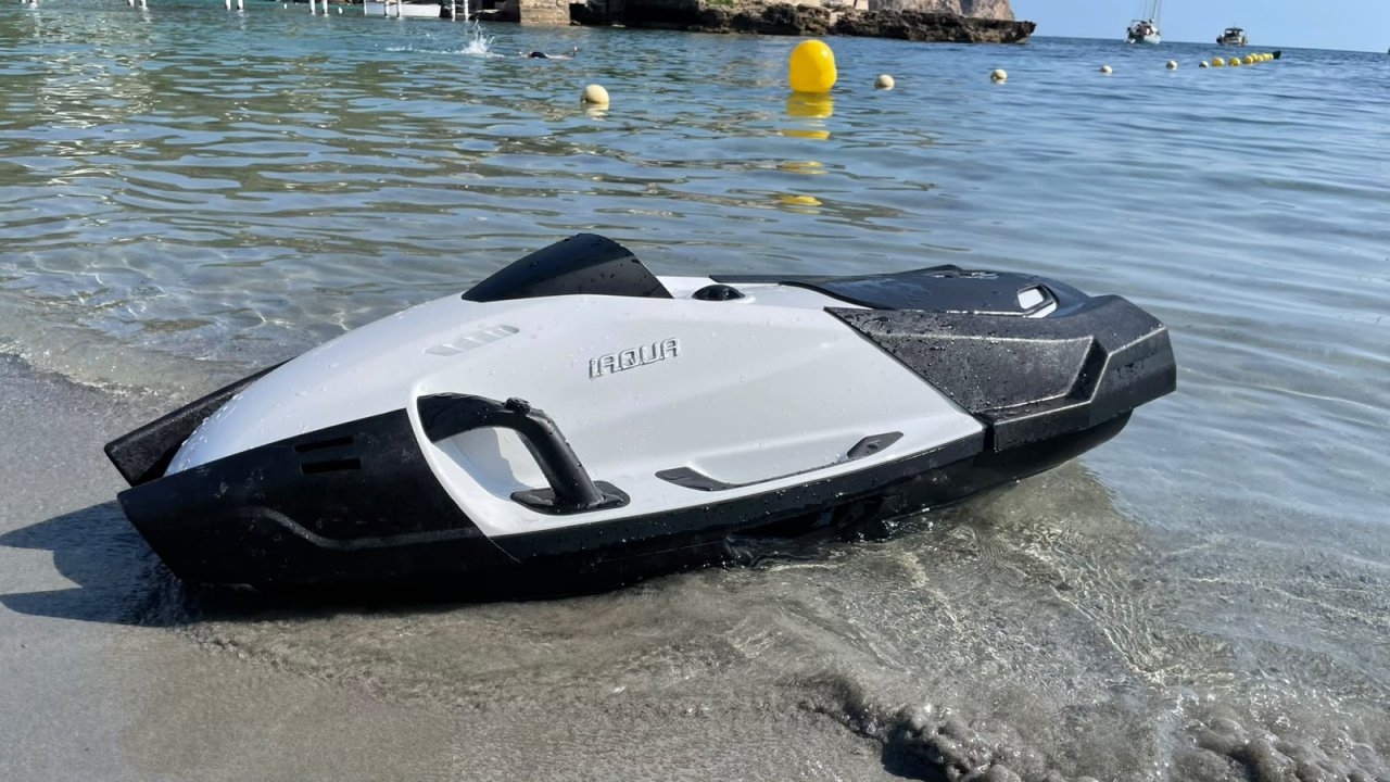 iAqua similar to Seabob for sale — only 13 operating hours!