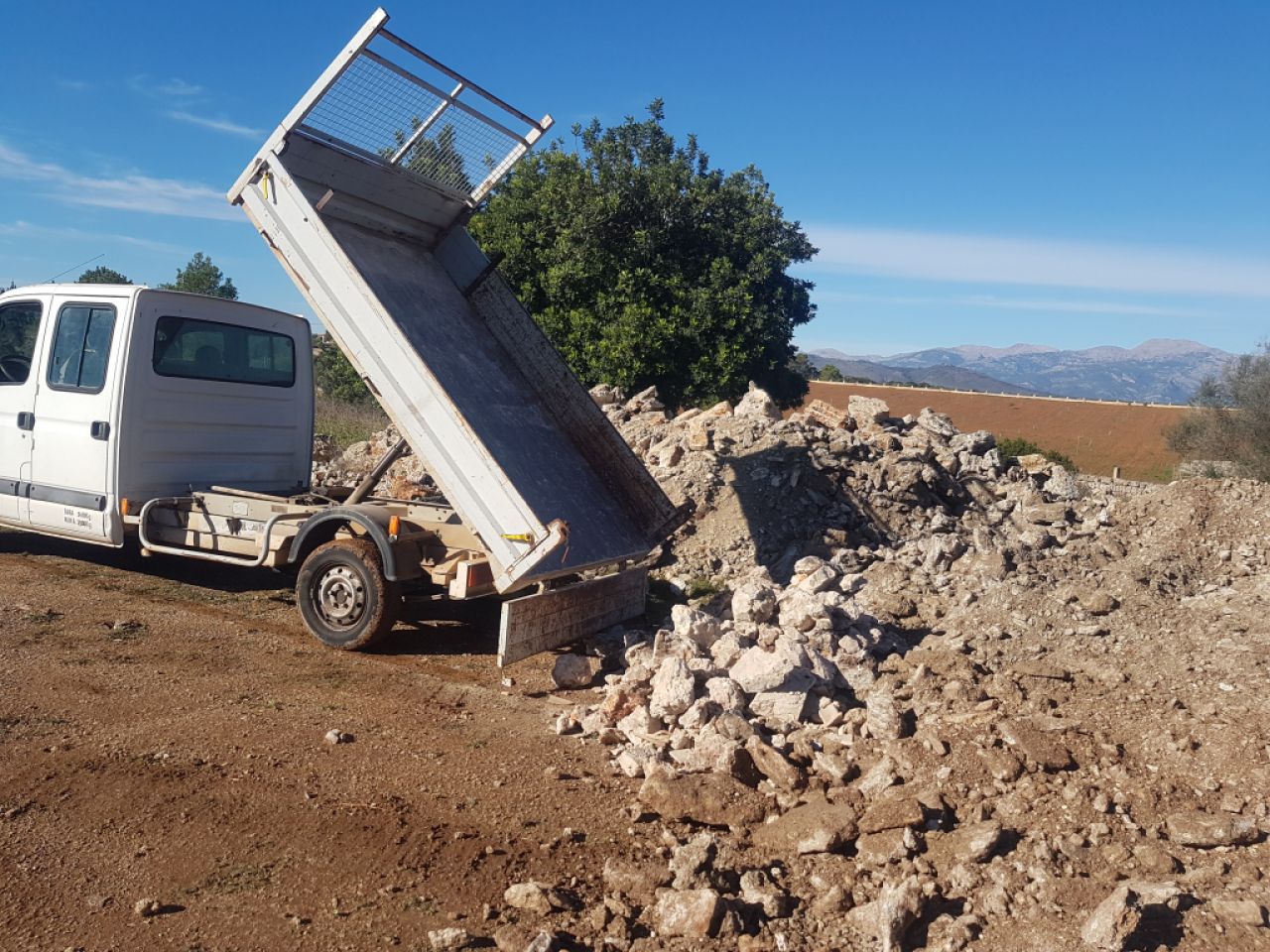 Ich biete Transport auf ganz Mallorca an.