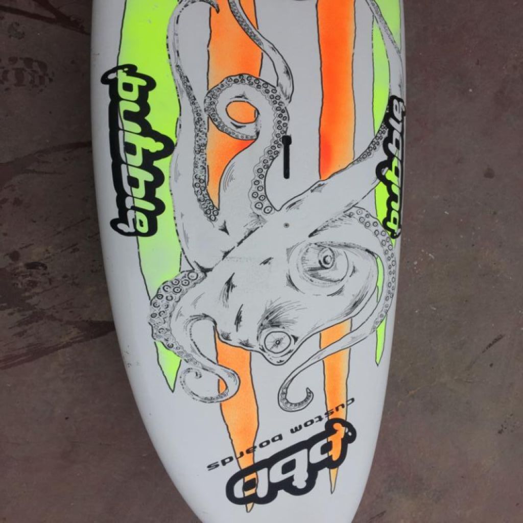 Vendo tabla de Windsurf Marca Bubble  medidas 229/59,5 Litros 96 Litros.