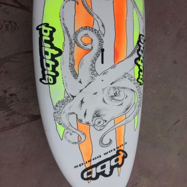 Vendo tabla de Windsurf Marca Bubble  medidas 229/59,5 Litros 96 Litros.