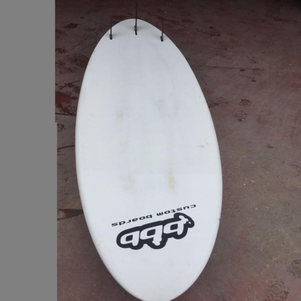 Vendo tabla de Windsurf Marca Bubble  medidas 229/59,5 Litros 96 Litros.