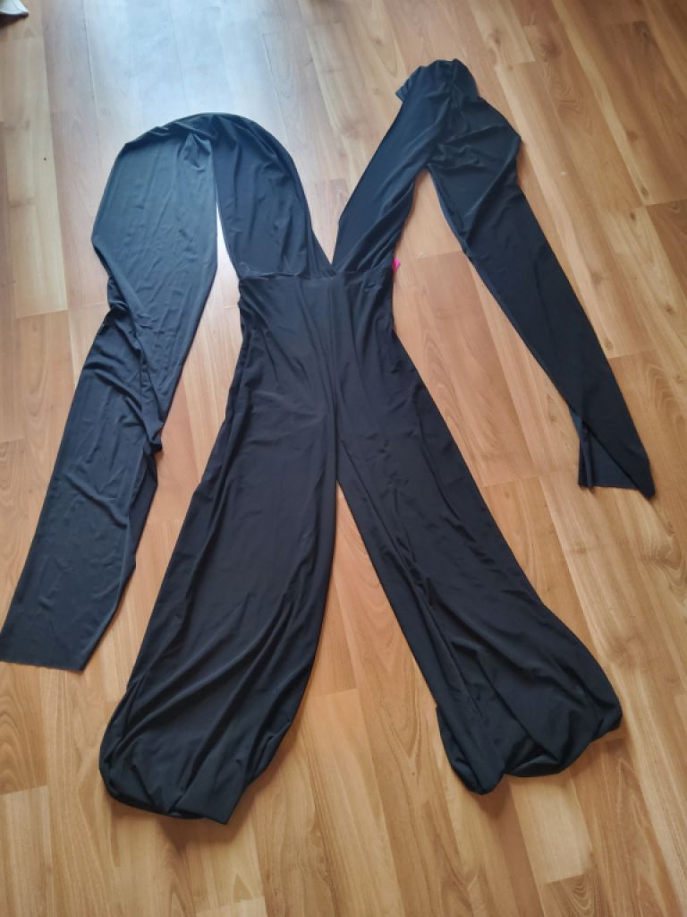 Ich verkaufe verschiedene Kleider, Jumpsuits, Infinity-Kleider, Infinity-Röcke und Infinity-Hosenanz