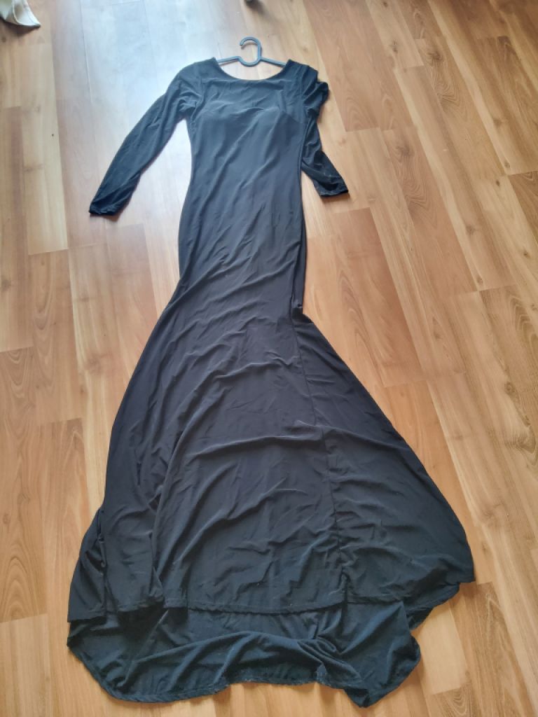 Ich verkaufe verschiedene Kleider, Jumpsuits, Infinity-Kleider, Infinity-Röcke und Infinity-Hosenanz