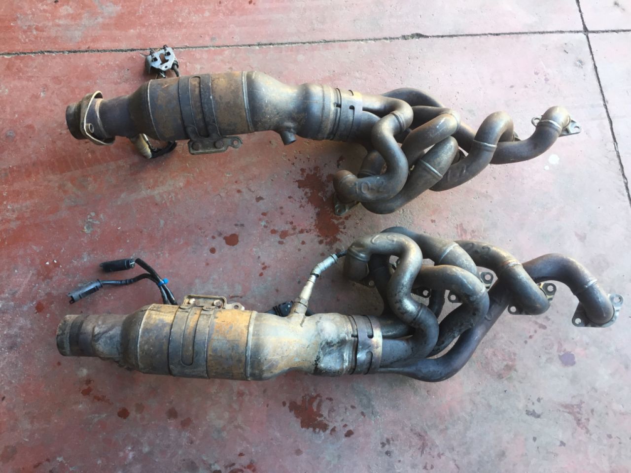 I sell exhaust manifold catalysts for bmw m5 m6 5. 0 v10 507 hp