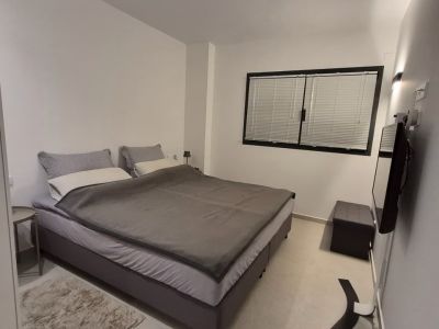 Cama boxspring IKEA cama doble completa - como nueva