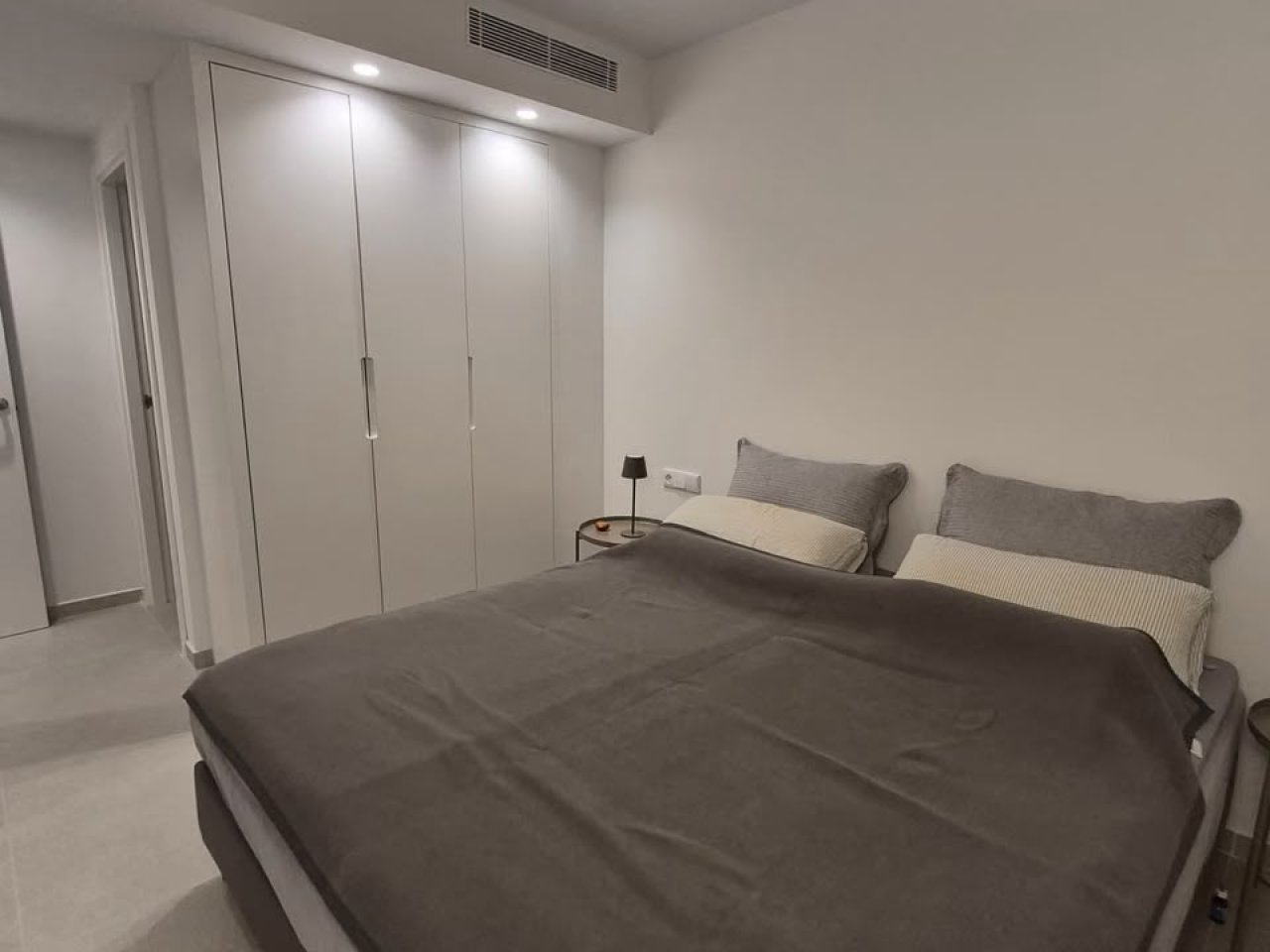 Cama boxspring IKEA cama doble completa - como nueva