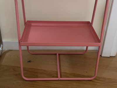 IKEA HATTÅSEN Beistelltisch / Nachttisch in Rosa